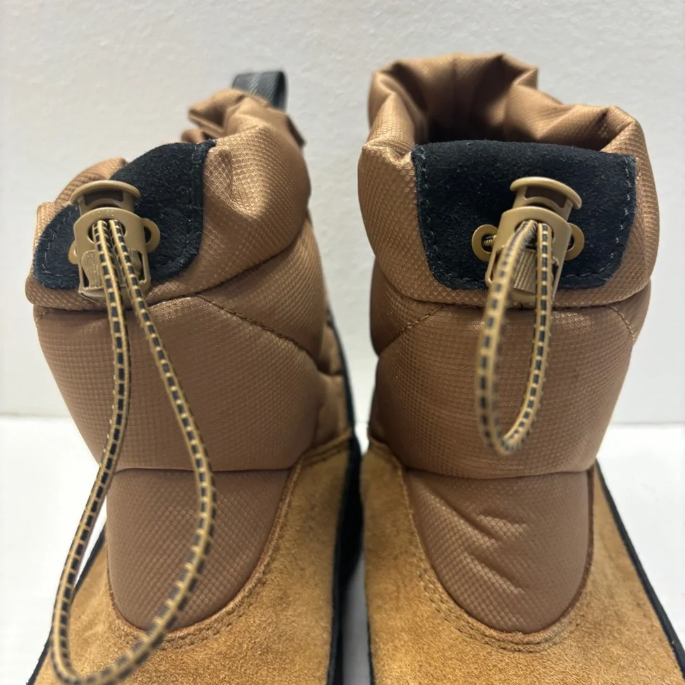 NWOT Danner Men’s Silver Snow Boots Pull On Tan Black Sz 9